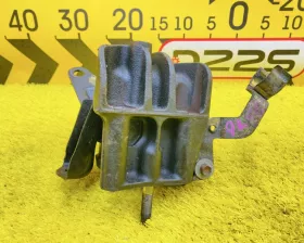 Подушка двигателя Toyota