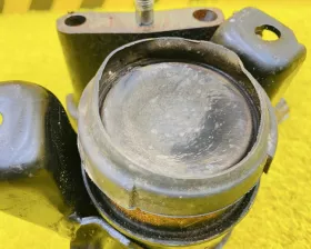 Подушка двигателя Toyota