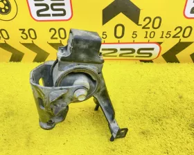 Подушка двигателя Toyota