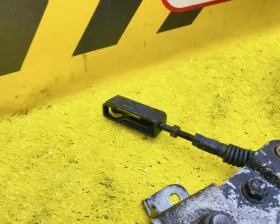 Тросик ручника Toyota