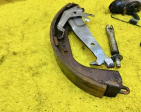 Механизм стояночного тормоза Toyota