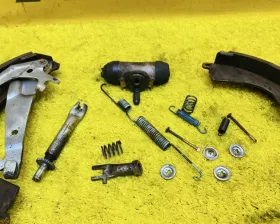Механизм стояночного тормоза Toyota
