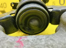 Подушка двигателя TOYOTA RAV4 2006 1230528230 ACA31W 2AZFE, передняя правая