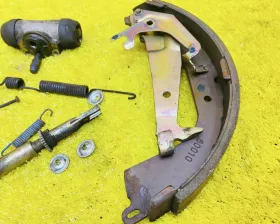 Механизм стояночного тормоза Toyota