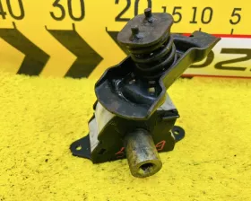 Крепление запасного колеса Toyota