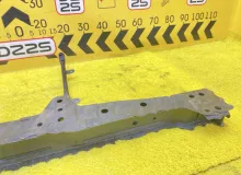 Балка под двс LEXUS CT200H 2012 5710447020 ZWA10 2ZRFXE, передняя