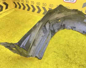 Подкрылок Toyota