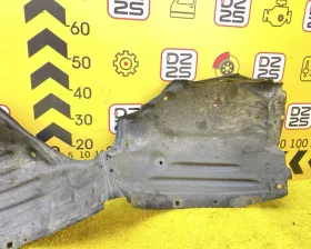 Подкрылок Mazda