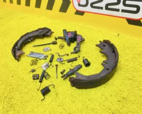 Механизм стояночного тормоза Toyota