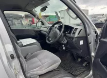 Блок управления двс TOYOTA HIACE 2006|Цвет 1E7 8966126B10 KDH205V 2KDFTV, передний