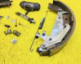 Механизм стояночного тормоза Toyota