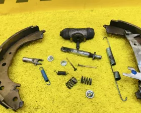 Механизм стояночного тормоза Toyota