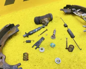 Механизм стояночного тормоза Toyota