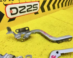 Петля капота TOYOTA