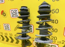 СТОЙКА ПАРА ЛЕВАЯ И ПРАВАЯ TOYOTA SIENTA 2015/Цвет 1F7 4851052K40 NSP170G 2NRFKE, передняя
