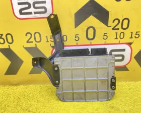 Блок управления двс Toyota