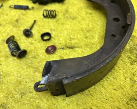 Механизм стояночного тормоза Toyota