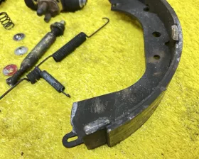 Механизм стояночного тормоза Toyota