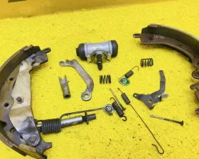 Механизм стояночного тормоза Toyota