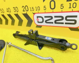 Поддомкратник/ домкрат TOYOTA
