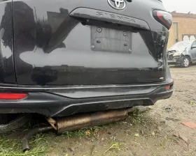 Бампер Toyota