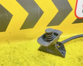 Крепление запасного колеса TOYOTA