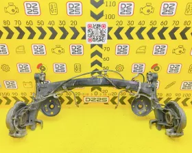 Задняя балка Toyota