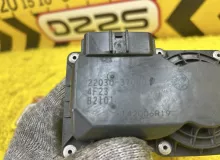 Заслонка дроссельная TOYOTA VOXY 2014 2203037060 ZWR80G 2ZRFXE, передняя