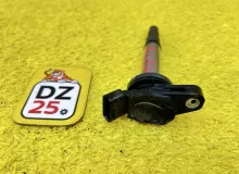 Катушка зажигания TOYOTA VOXY 2014 9091902258 ZWR80G 2ZRFXE, передняя
