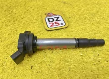 Катушка зажигания TOYOTA VOXY 2014 9091902258 ZWR80G 2ZRFXE, передняя
