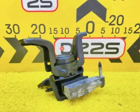 Подушка двигателя Toyota