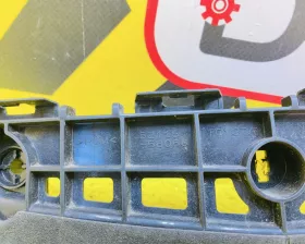 Крепление бампера Toyota