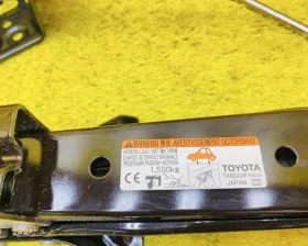 Поддомкратник/ домкрат Toyota