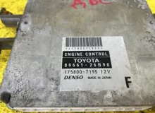 Блок управления двс TOYOTA HIACE 2007 8966126B90 KDH205V 2KDFTV, передний