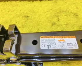 Поддомкратник/ домкрат Toyota