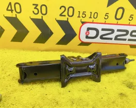 Поддомкратник/ домкрат Toyota