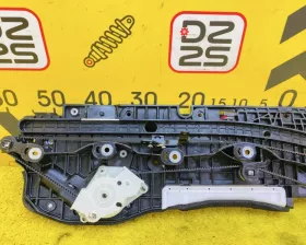 Доводчик двери Toyota