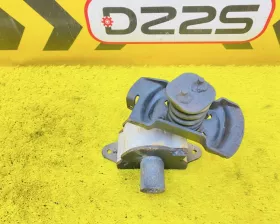 Крепление запасного колеса Toyota
