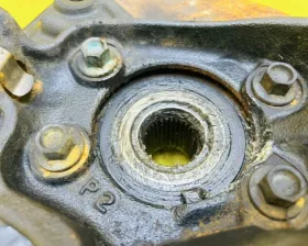 Ступица Mazda