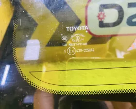 Стекло собачника Toyota