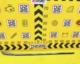 Молдинг лобового стекла Toyota