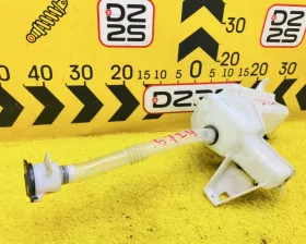 Бачок стеклоомывателя Toyota