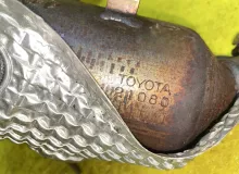 Катализатор TOYOTA AQUA 2015 1714021080 NHP10 1NZFXE, передний