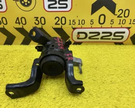 Подушка двигателя Toyota
