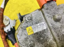 Компрессор кондиционера TOYOTA ESQUIRE 2014 8837028030 ZWR80G 2ZRFXE, передний