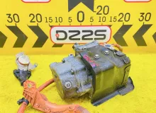 Компрессор кондиционера TOYOTA ESQUIRE 2014 8837028030 ZWR80G 2ZRFXE, передний