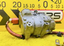 Компрессор кондиционера TOYOTA COROLLA FIELDER 2014 8837012011 NKE165G 1NZFXE, передний