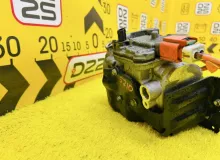 Компрессор кондиционера TOYOTA VOXY 2014 8837028030 ZWR80G 2ZRFXE, передний