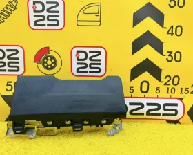 Подушка безопасности для колен Toyota