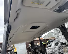 Обшивка потолка Toyota